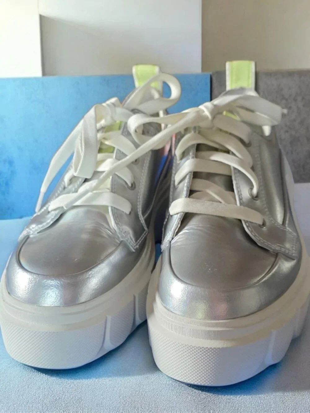EUC SOREL Like NEW ( 9 ) CARIBOU X Women's Waterproof Metallic Leather Platforms